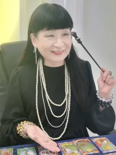 エビネ先生:霊感霊視で相手の気持ちを読み取る力に定評