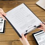 審査緩い個人事業主ファクタリング書類少なめ・請求書のみはある？必要書類少ない・個人通帳なし